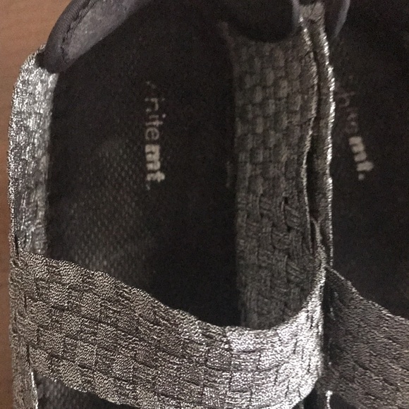 Silver & Black Wedge Slip-On : Size 8 - Picture 6 of 10